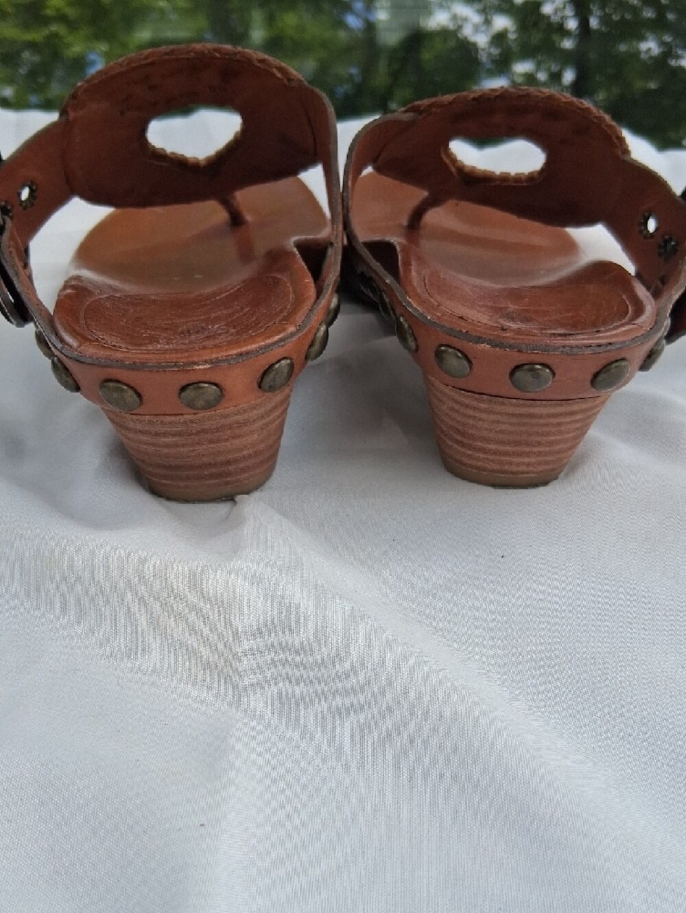 Frye Tan Leather Studded Thong Sandals - Picture 4 of 8